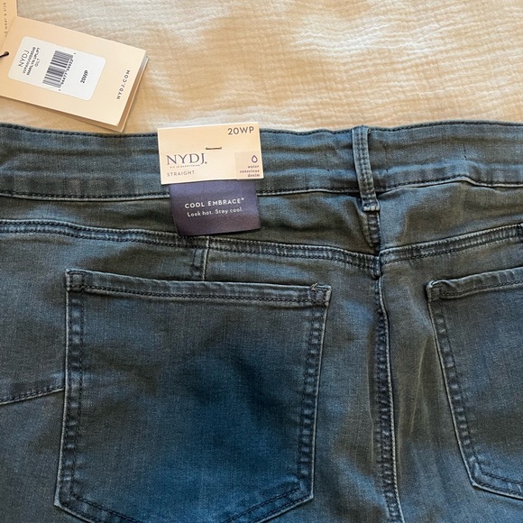 NYDJ Marilyn Straight Jeans – Women’s Plus Size 20WP – Cool Embrace® Lift Tuck® - Picture 3 of 9